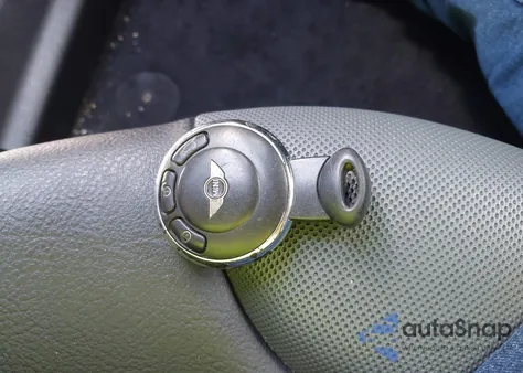 2010 Mini Cooper S z USA, uszkodzony, nr VIN WMWMF7C54ATZ72150